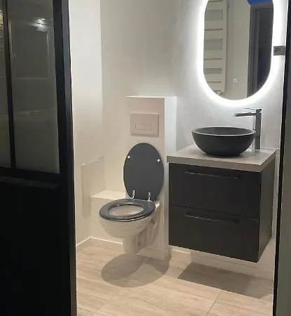 T2 Rénové, Jaccuzi, Sauna, Sièges Massants, Jardin, Parking, Métro Apartamento *