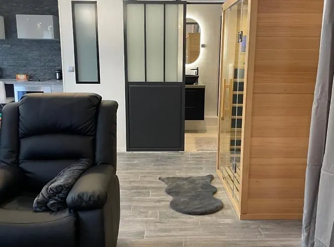 דירה T2 Renove, Jaccuzi, Sauna, Sieges Massants, Jardin, Parking, Metro *