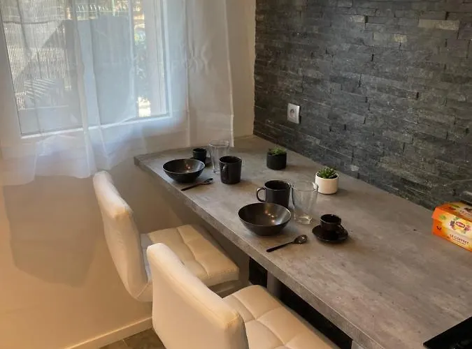 T2 Renove, Jaccuzi, Sauna, Sieges Massants, Jardin, Parking, Metro דירה