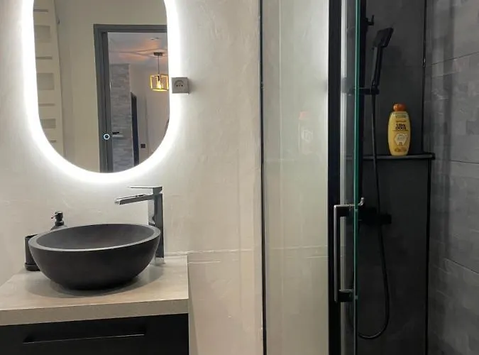 T2 Renove, Jaccuzi, Sauna, Sieges Massants, Jardin, Parking, Metro *