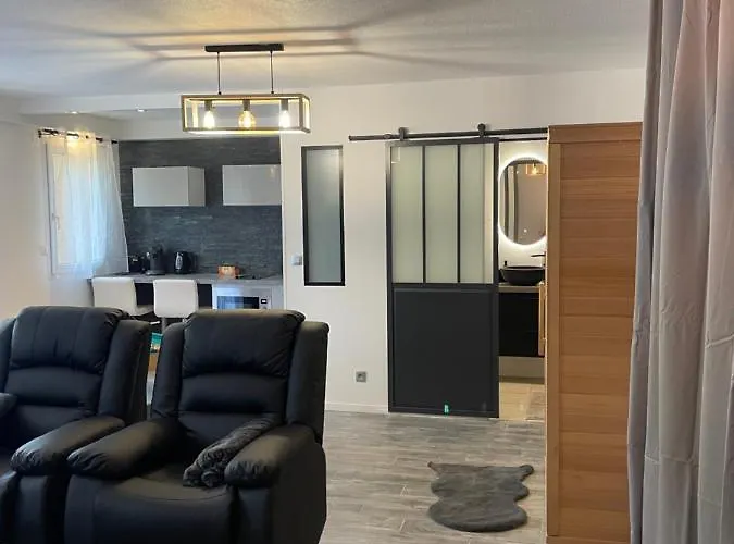 T2 Renove, Jaccuzi, Sauna, Sieges Massants, Jardin, Parking, Metro Apartamento *